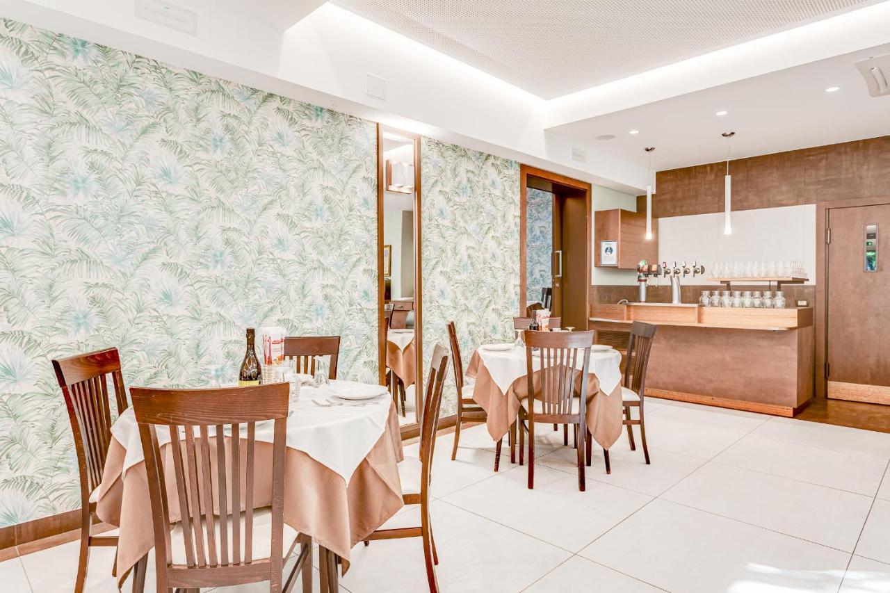 Hotel Fantini Гаттео-а-Маре Экстерьер фото