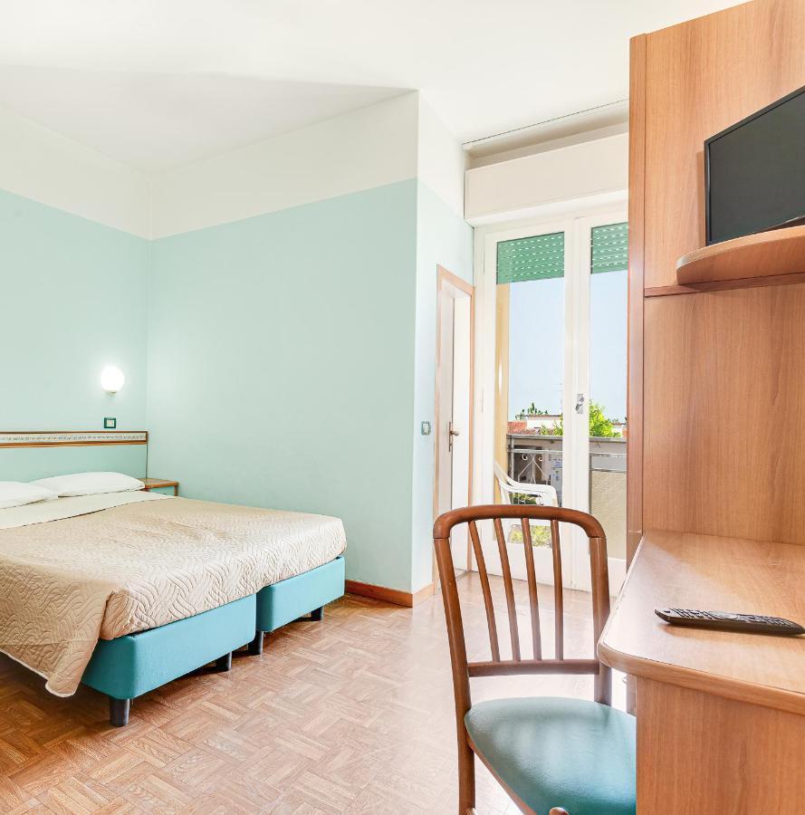 Hotel Fantini Гаттео-а-Маре Экстерьер фото